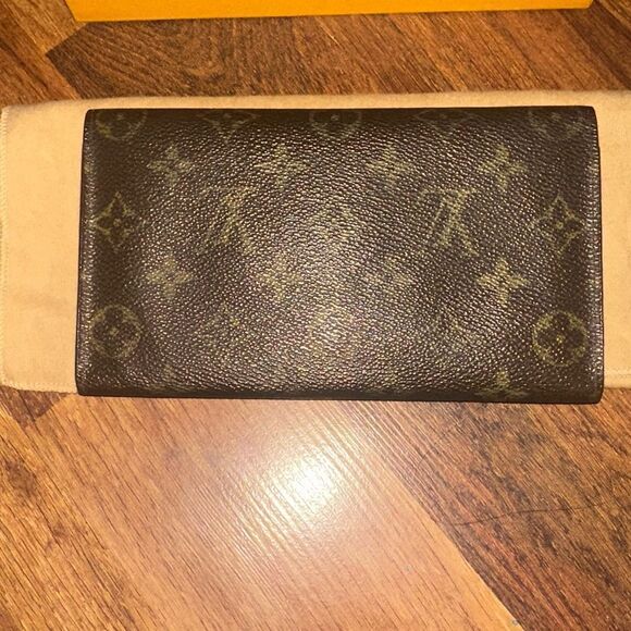 Louis Vuitton Monogram Wallet - Picture 3 of 15